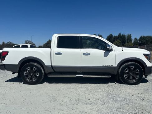 Used 2021 Nissan Titan Platinum Reserve w/ Moonroof Package RWD image 9