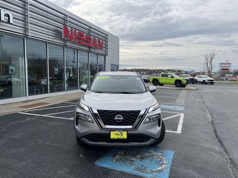 Used 2023 Nissan Rogue SV image 15