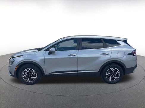 Used 2025 Nissan Rogue SV FWD image 9