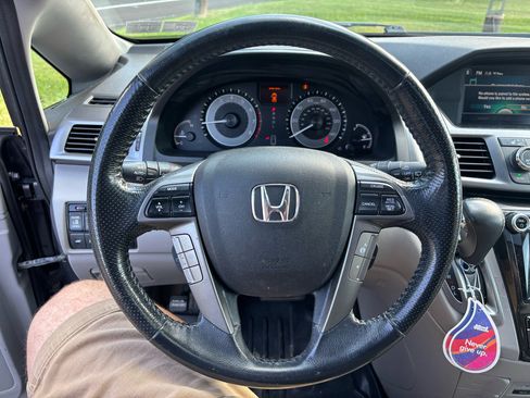 Used 2014 Honda Odyssey Touring image 17