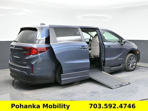 Used 2026 Honda Odyssey EX-L image 17