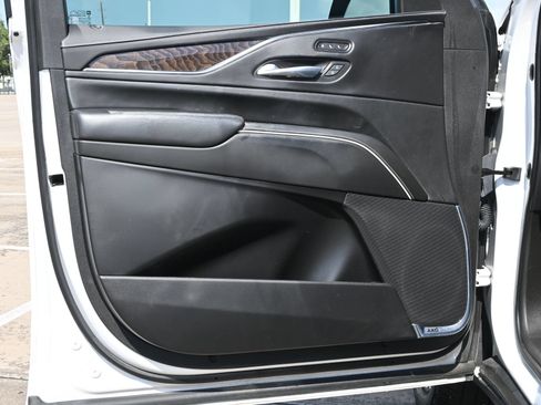 Used 2021 Cadillac Escalade Premium Luxury Platinum AWD/4WD image 20
