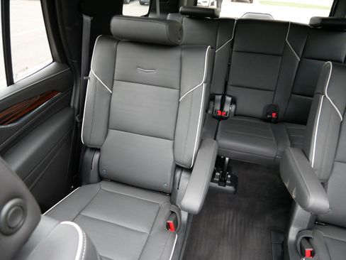 Certified 2023 Cadillac Escalade Premium Luxury w/ Performance Package AWD/4WD image 12