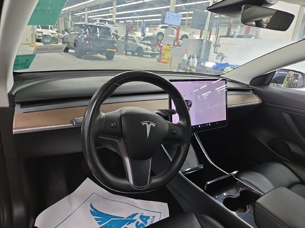 Used 2018 Tesla Model 3 Long Range AWD/4WD image 8