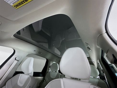 New 2025 Volvo EX90 Plus image 21