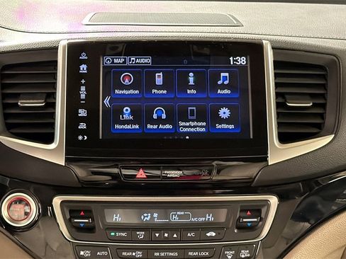 Used 2017 Honda Pilot Elite image 21