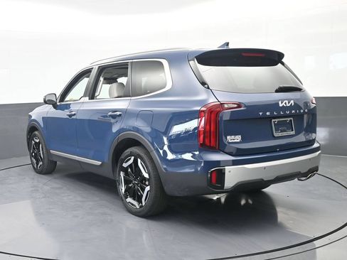 Used 2024 Kia Telluride S w/ S Sunroof Package FWD image 4