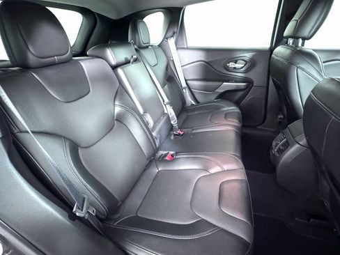 Used 2022 Jeep Cherokee Latitude Lux image 16