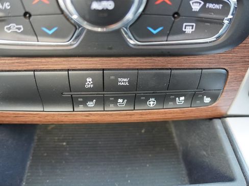 Used 2016 RAM 1500 Laramie AWD/4WD image 7
