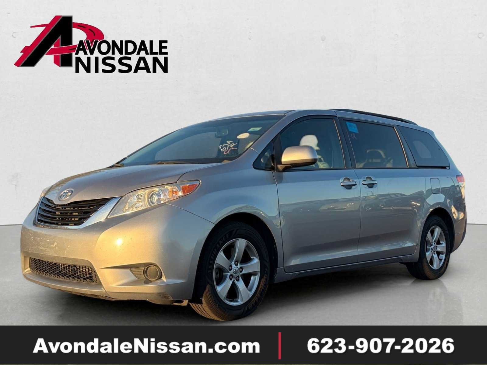 Used 2013 Toyota Sienna LE w/ Towing Pkg FWD image 1