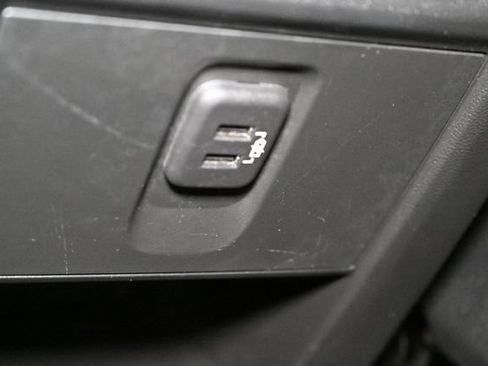Used 2021 Chevrolet Traverse LS FWD image 46