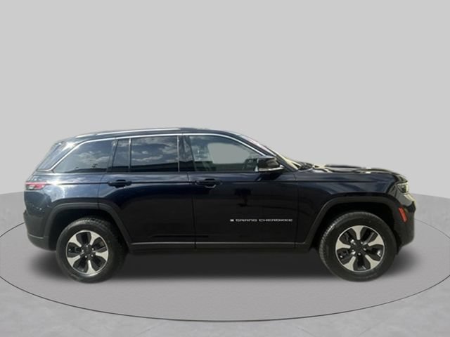 Used 2022 Jeep Grand Cherokee Limited 4xe w/ Luxury Tech Group II AWD/4WD image 2