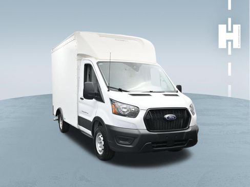 Used 2024 Ford Transit 350 RWD image 4