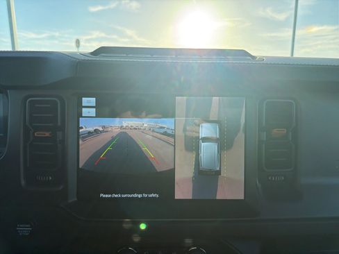 Used 2024 Ford Bronco Badlands image 18