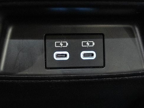 Used 2025 Toyota Corolla LE FWD image 29