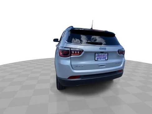 Used 2024 Jeep Compass Limited AWD/4WD image 9