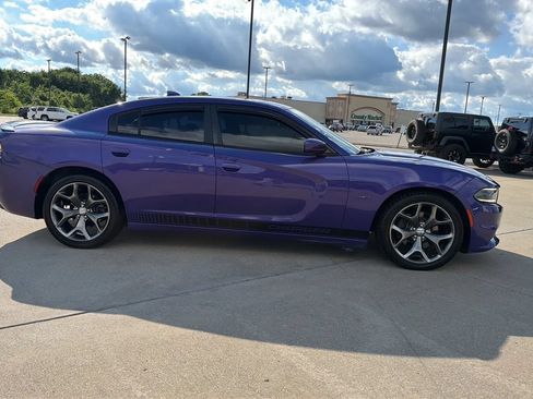 Used 2016 Dodge Charger R/T w/ Plus Group RWD image 24