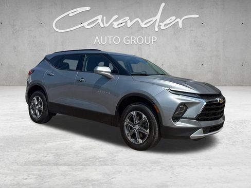 Used 2024 Chevrolet Blazer LT w/ Convenience Package FWD image 2