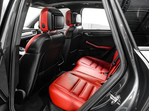 Used 2017 Porsche Macan Turbo AWD/4WD image 34
