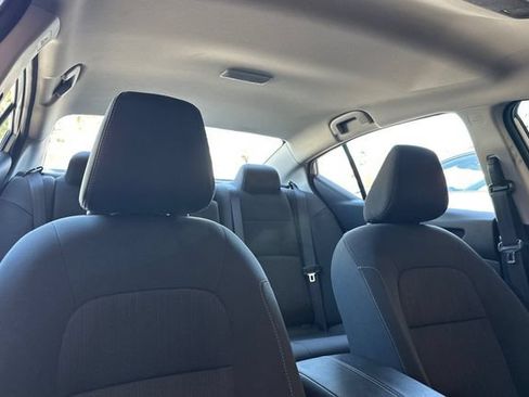 Used 2025 Nissan Altima 2.5 SV FWD image 16