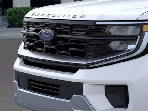 New 2025 Ford Expedition Max Platinum w/ Driver's Package image 17