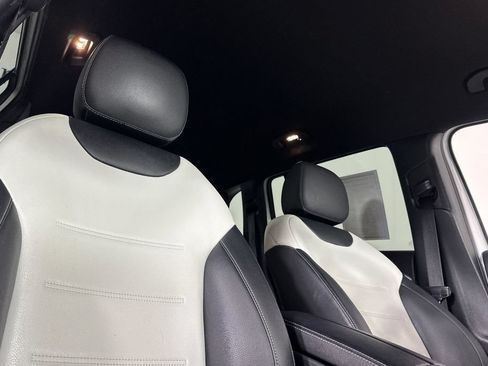 Used 2023 Mercedes-Benz GLB 250 image 22