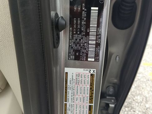 Used 2023 Lexus GX 460 Premium w/ Accessory Package AWD/4WD image 23