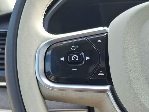 Used 2023 Volvo XC90 B6 Plus AWD/4WD image 24