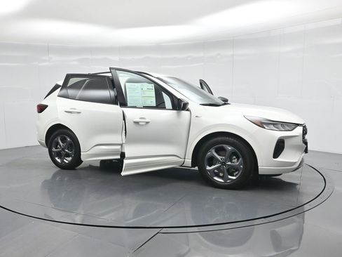 Certified 2024 Ford Escape ST-Line w/ Equipment Group 301A image 34