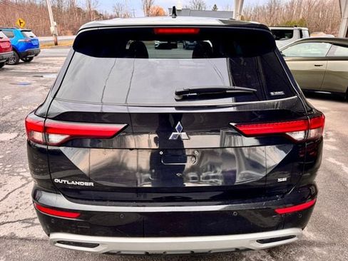 Used 2024 Mitsubishi Outlander SE image 4
