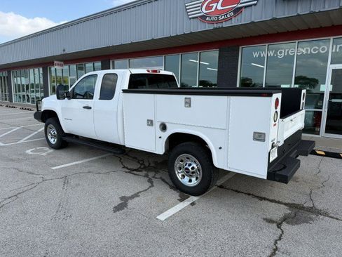 Used 2011 GMC Sierra 2500 W/T AWD/4WD image 4