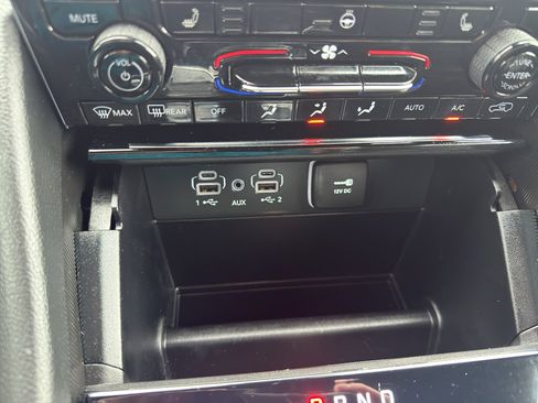 Used 2024 Jeep Grand Cherokee Limited image 20