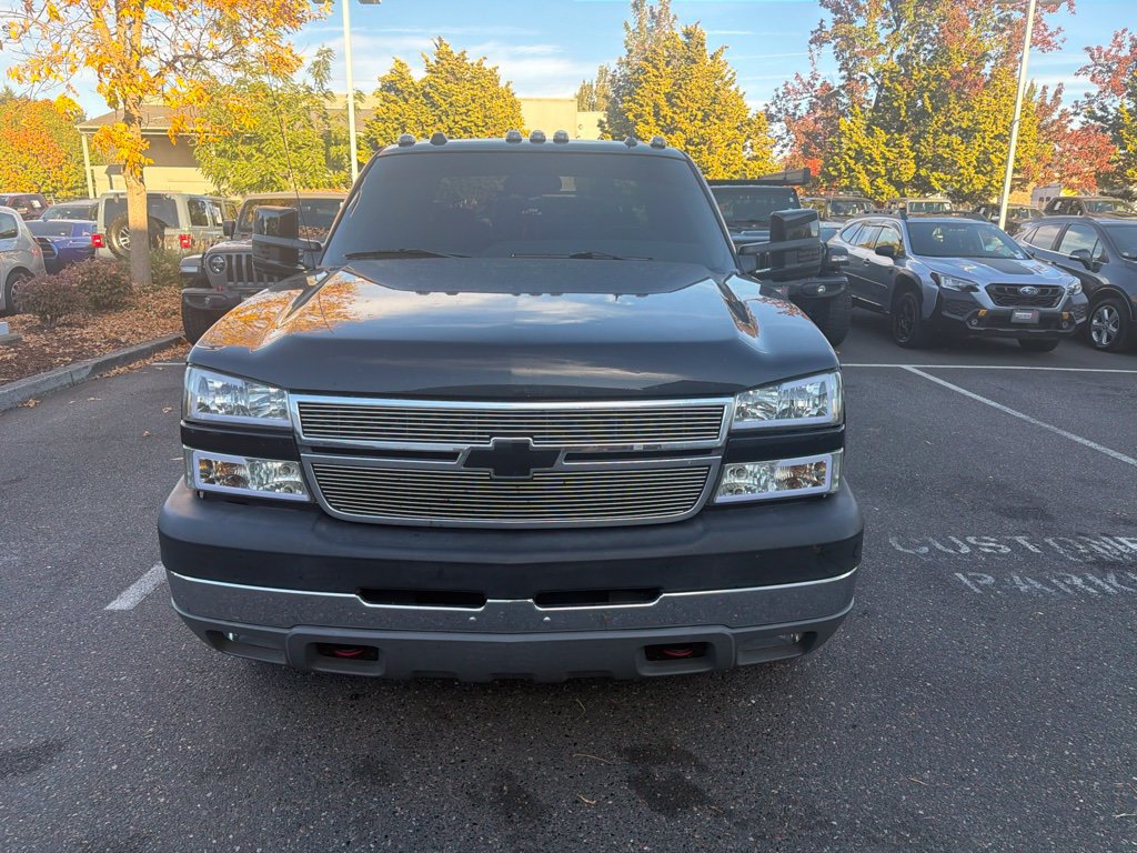 Used 2005 Chevrolet Silverado 2500 LT w/ Heavy-Duty Power Package RWD image 2