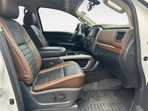 Used 2018 Nissan Titan Platinum Reserve w/ Platinum Utility Package image 11