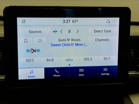 Used 2020 Ford Explorer XLT w/ Equipment Group 202A image 9