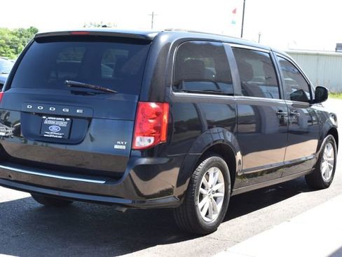 Used 2019 Dodge Grand Caravan SXT FWD image 9