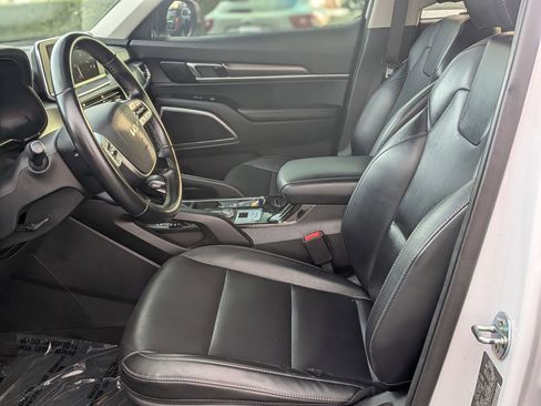 Used 2022 Kia Telluride LX image 16