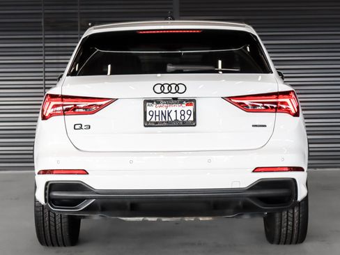 Used 2023 Audi Q3 2.0T Premium w/ Black Optic Sport Package image 12