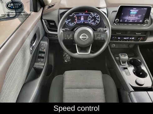 Used 2023 Nissan Rogue SV AWD/4WD image 25