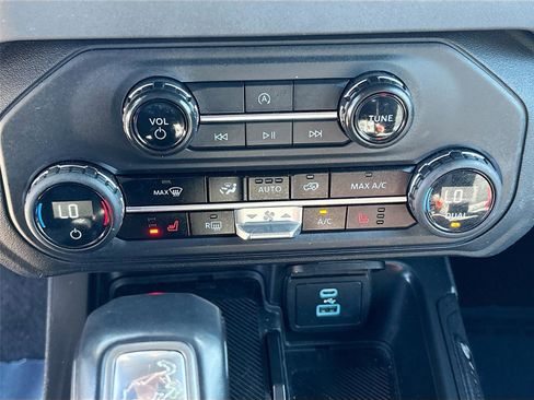 Used 2025 Ford Bronco Big Bend image 16