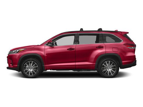 Used 2017 Toyota Highlander SE w/ Carpet Mat Package AWD/4WD image 3