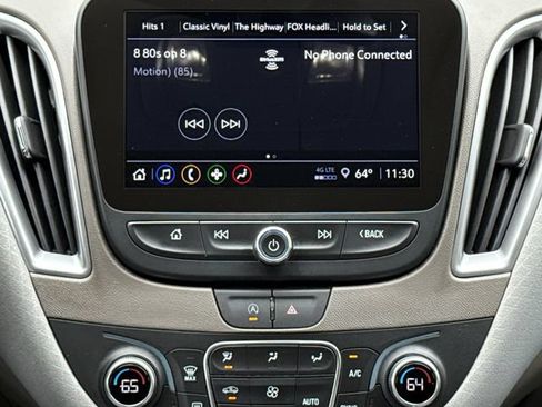 Used 2025 Chevrolet Malibu LT FWD image 12