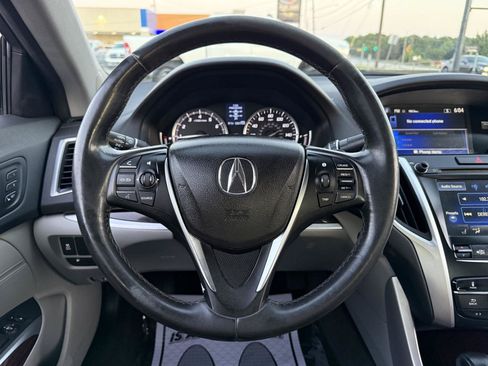 Used 2017 Acura TLX FWD image 13