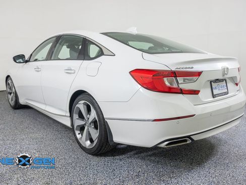 Used 2018 Honda Accord Touring image 5