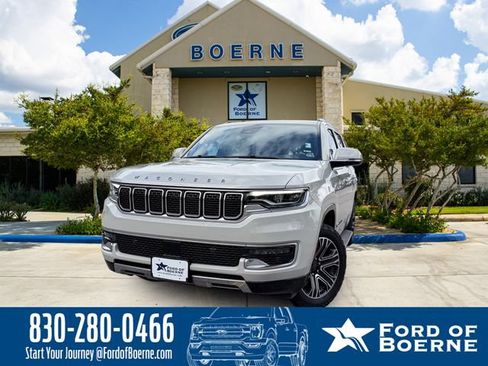 Used 2022 Jeep Wagoneer Series III w/ Flexible Seating Group AWD/4WD image 1