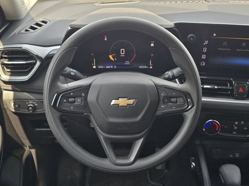 Used 2025 Chevrolet TrailBlazer LT AWD/4WD image 14