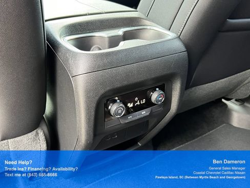 Used 2026 Chevrolet Traverse LT FWD image 19