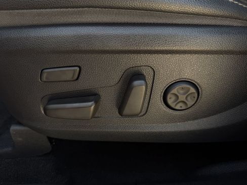 Used 2020 Hyundai Santa Fe Limited FWD image 9