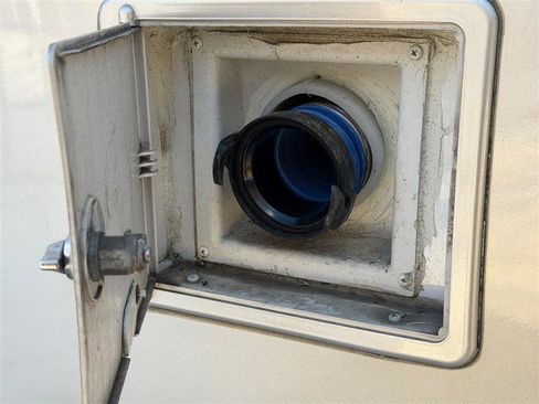 Used 2015 Mercedes-Benz Sprinter 3500 image 17