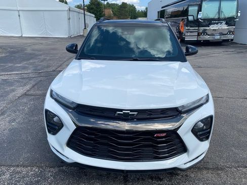 Used 2023 Chevrolet TrailBlazer RS w/ Sun and Liftgate Package FWD image 2